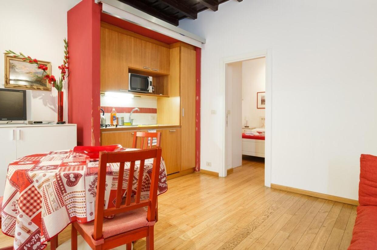 Piazza Navona Apartment โรม ภายนอก รูปภาพ