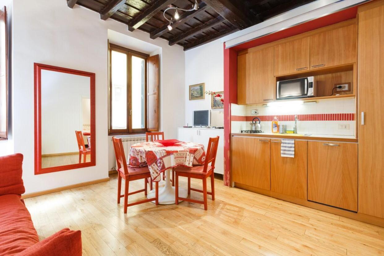 Piazza Navona Apartment โรม ภายนอก รูปภาพ